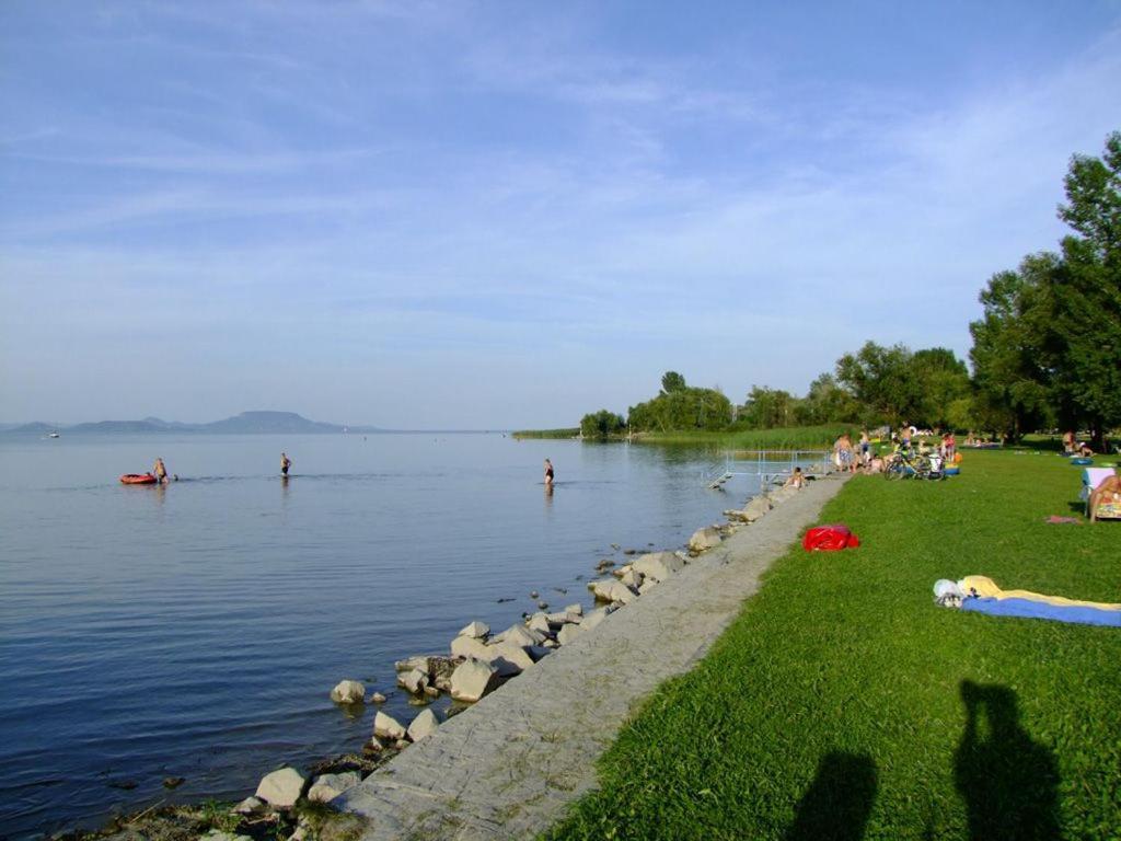 הוילה Balatonberény Beatrix Ueduelohaz מראה חיצוני תמונה